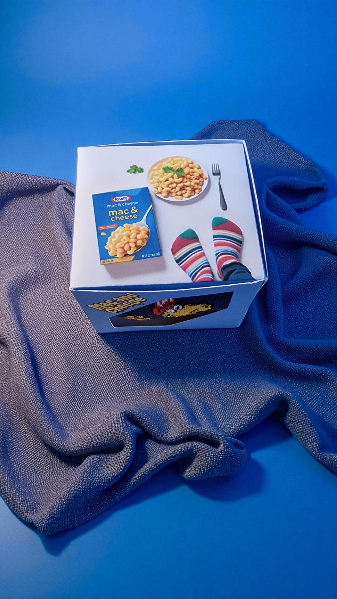 Mac & Cheese Crew Socks – One Size (6-9) – Handcrafted Gift Box (8 x 8 cm)