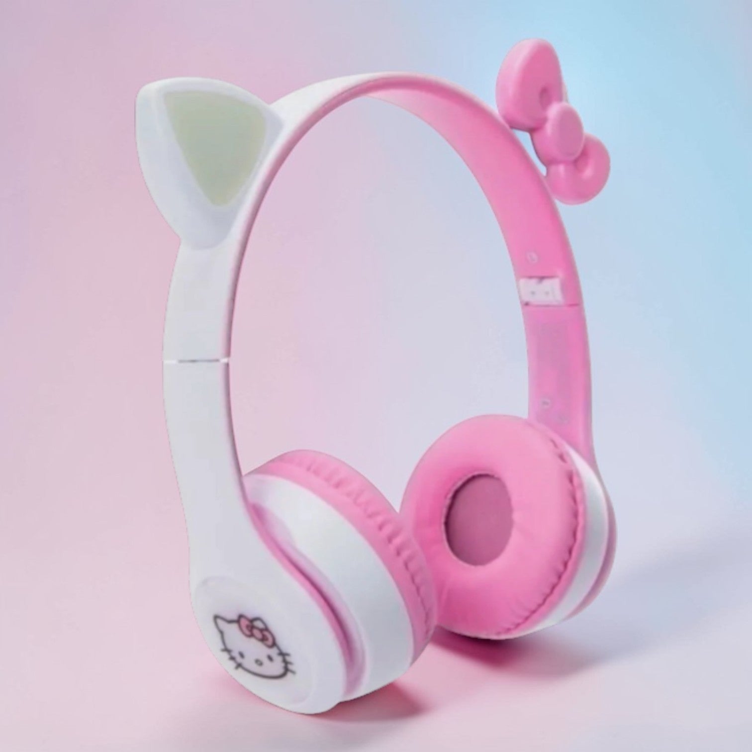 Hello Kitty Wireless Light-Up Headphones