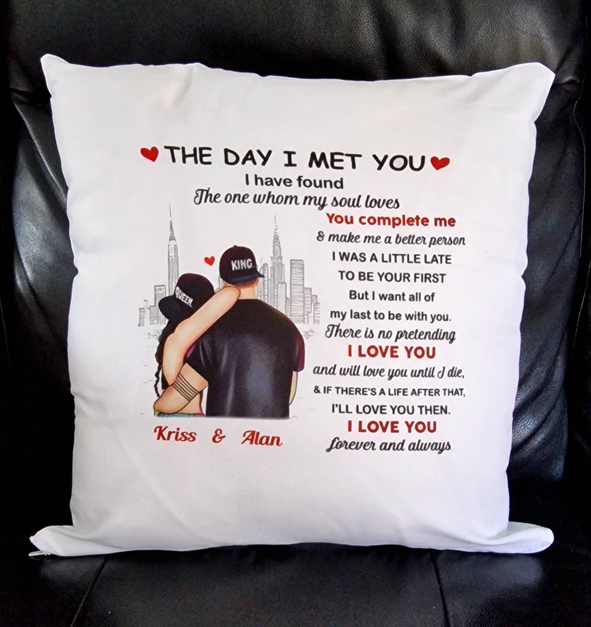 Personalised ceramic money box with “The Day I Met You” and custom names – unique couples gift