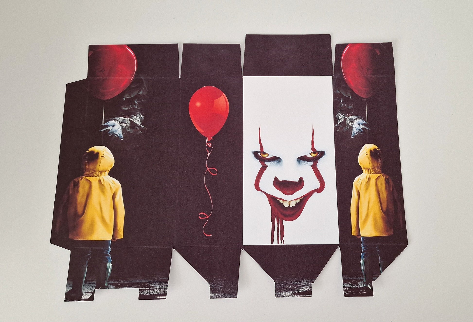 IT-inspired clown socks in a scary movie box with red balloon motif – novelty Halloween or Secret Santa gift for horror fans