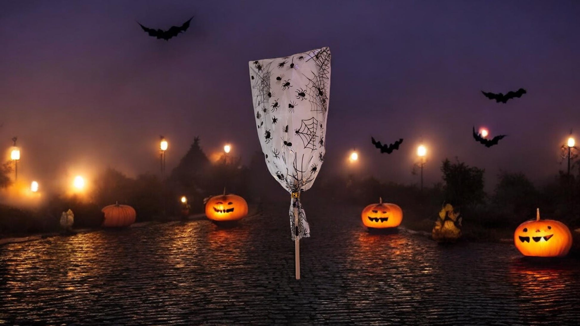 Pack of 10 Halloween-themed candy floss lollies in spooky colours, individually wrapped – perfect for party bags and trick or treat