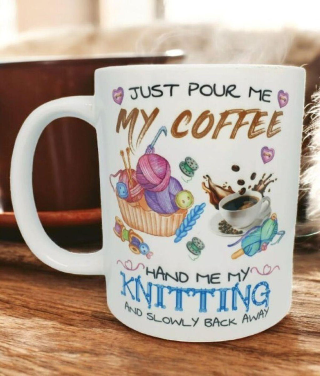 Knitting mug with charming yarn and needles design – perfect ceramic gift for knitters, crocheters, and craft lovers